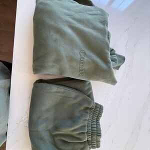 Comfort Olive Green Women's Hoodie Sweatshirt & sweatpants Set